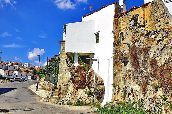 포토 JPG 해외이미지 구름 실루엣 도로 벽 건축양식 창문 자동차 자연 하늘 거리 주택 사람 풍경 사람없음 건물 물 태양 문 고통 도시 역사 땅 기념물 리스본 해외202004 해외포토 자연요소 건축물 건축 감정 길 육상교통 교통시설 촬영기법 생태계 파일형식 이미지허브