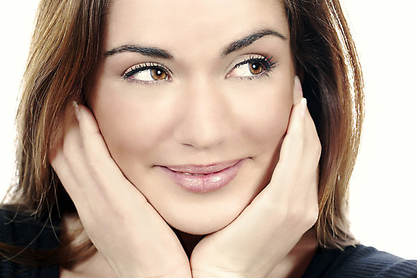 포토 JPG 해외이미지 모델 헤어스타일 웰빙 외관 여자 유럽 얼굴 바람 건강 한명 빛 유행 화장품 신선 화려 유혹 눈썹 피부 순수 입술 피부관리 만들기 부드러움 내추럴 돌봄 완전 해외202004 해외포토 자연요소 1 나라 컨셉 모션 날씨 사람 신체부위 뷰티 감각 파일형식 이미지허브