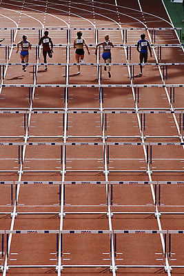 포토 JPG 해외이미지 모양 라이프스타일 도로 스포츠 건강 사람없음 야외 그래픽 달리기 조깅 숫자 에너지 아내 달리기선수 선로 해외202004 해외포토 문자 길 교통시설 모션 생활 운동 육상선수 파일형식 이미지허브