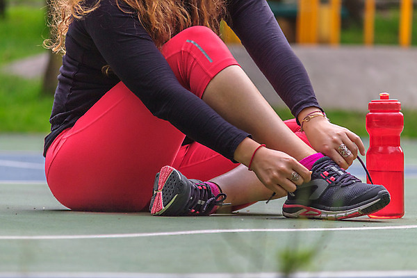 포토 JPG 해외이미지 모델 옷 여자 벽 스포츠 분홍색 포즈 운동화 신발 십자가 유니폼 넥타이 거리 건강 한명 사람 야외 운동복 청춘 조깅 운동 유행 재킷 회색 도시 거친 시원함 날씬함 연습 체육관 레깅스 달리기선수 저지 콘크리트 스타일 힙스터 해외202004 해외포토 1 잡화 패션 컬러 컨셉 하의 외투 몸매 육상선수 파일형식 이미지허브