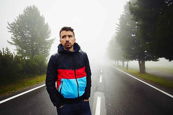 포토 JPG 해외이미지 남자 감정 도로 길 선 여행 생각 교통시설 자연 날씨 스트레스 피곤 한명 사람 풍경 야외 걷기 추위 슬픔 안개 시골 고독 떨어짐 신비 방향 걱정 문제 흐림 나쁜 뿌연 우울증 혼자 해외202004 해외포토 1 교통 컨셉 모션 질병 시설 생태계 파일형식 이미지허브