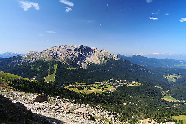포토 JPG 해외이미지 유럽 여행 자연 하늘 휴가 산 파노라마 풍경 사람없음 빨간색 파란색 빛 일출 계곡 이탈리아 바위 산등성이 알프스 통과 절정 해외202004 해외포토 나라 컬러 촬영기법 노을 돌_바위 생태계 파일형식 이미지허브