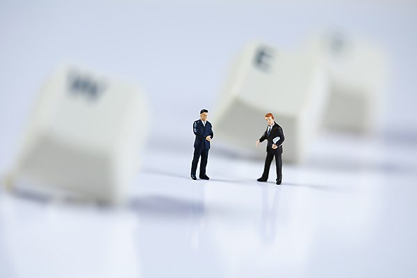 포토 JPG 해외이미지 회의 실내 대화 사람없음 아웃포커스 금융 키보드 비즈니스맨 소프트포커스 토론 흰배경 금융비즈니스 인물미니어처 해외202004 해외포토 남자 백그라운드 비즈니스 촬영기법 말하기 내부 경제 미니어처 흰색 직장인 파일형식 이미지허브