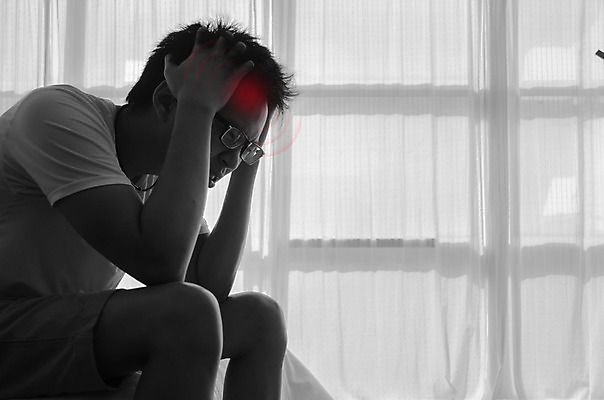 포토 JPG 해외이미지 직업 손 여자 교육 백그라운드 컨셉 비즈니스 스트레스 한명 사람 사무실 방 고통 슬픔 흰색 침대 업무 비즈니스맨 종업원 경영자 두통 문제 고립 우울증 트러블 편두통 해외202004 해외포토 1 남자 감정 컬러 가구 신체부위 작업 직장인 질병 리더 파일형식 이미지허브