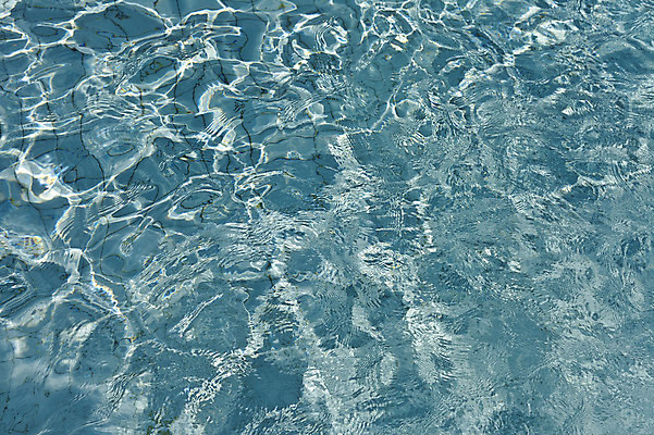 포토 JPG 해외이미지 물결 파도 바다 여행 하늘색 백그라운드 이동 패턴 자연 벽지 표면 추상 휴가 사람없음 물 여름 파란색 빛 햇빛 반사 수중 수영 스파 침묵 활발 젖음 신선 투명 액체 서핑 떨어짐 시원함 순수 묘사 휴양지 질감 강렬 터키석 해외202004 해외포토 자연요소 계절 컬러 컨셉 무늬 태양 소리 장소 수상스포츠 보석 생태계 파일형식 이미지허브