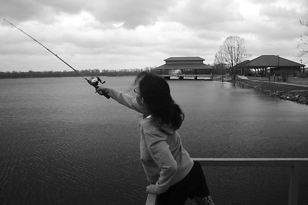 포토 JPG 해외이미지 호수 자연 낚시 흑백 한명 야외 항구 해외202004 해외포토 1 교통시설 레저 촬영기법 사람 생태계 파일형식 이미지허브