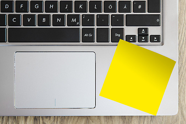 포토 JPG 해외이미지 종이 커피 컨셉 인터넷 비즈니스 탁자 사람없음 목재 노트북 컴퓨터 사무실 펜 노란색 쪽지 공책 공백 흰색 키보드 작업실 메시지 암호 편지 책상 질감 어려움 목차 해외202004 해외포토 나무 음료 컬러 가구 재료 문구용품 전자제품 필기구 파일형식 이미지허브