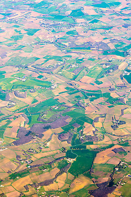 포토 JPG 해외이미지 지구 여행 백그라운드 패턴 밭 자연 조류 하늘 안테나 파노라마 풍경 사람없음 초록색 파란색 농작물 세계 농장 갈색 노란색 평화 행성 자유 시골 플랫 숲 땅 질감 장면 모자이크 드론 땅바닥 지구의날 불규칙 수평선 그리너리 해외202004 해외포토 동물 기념일 컬러 컨셉 무늬 농업 통신 바닥 촬영기법 우주 생태계 파일형식 트랜드컬러 이미지허브