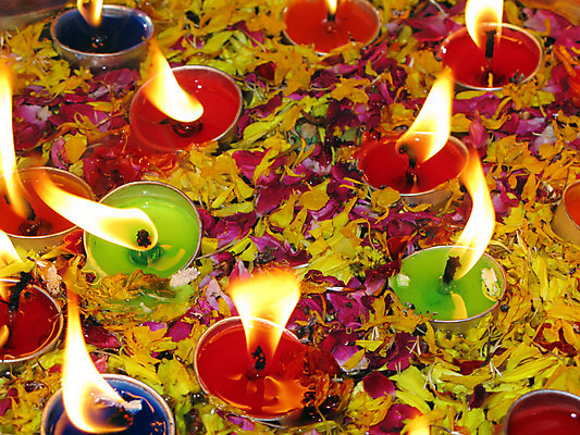 포토 JPG 해외이미지 디자인 꽃잎 꽃 선 기념 사람없음 내부 치료 장식 물 빛 축제 스파 기도 축하 사찰 문학 왁스 제의 해외202004 해외포토 자연요소 식물 컨셉 의학 종교건축 파일형식 이미지허브