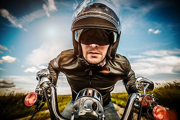 포토 JPG 해외이미지 백인 1 라이프스타일 남자 도로 여행 교통시설 하늘 한명 사람 성인 야외 컬러풀 선글라스 갈색 유행 자전거 일몰 재킷 운전 자유 오토바이 청바지 승차 헬멧 위험 가죽 철 속도 복고 엔진 어안 스타일 해외202004 해외포토 서양인 안경 길 컬러 교통 컨셉 바지 모션 생활 노을 바이크 외투 보호장비 시설 파일형식 이미지허브