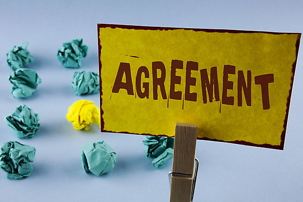 포토 JPG 해외이미지 직업 종이 컨셉 상의 비즈니스 사업가 통신 성공 협력 협상 사람 사람없음 금융 사무실 거래 자신감 네트워크 중개인 고객 계약 사인 서식 문서 약속 서명 보험 변호사 동맹 동의 세금 투자자 콜라보레이션 해외202004 해외포토 옷 감정 경제 투자 파일형식 이미지허브