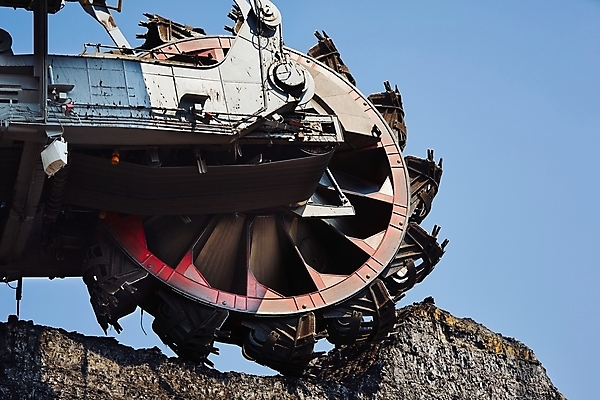 포토 JPG 해외이미지 산업 자연 하늘 사람없음 야외 햇빛 환경 맑음 힘 기계 장비 에너지 작업장 수술 큼 굴착기 발굴 양동이 먼지 화석 공학 거인 석탄 지질학 착취 채석 해외202004 해외포토 교육 의학 날씨 치료 태양 중장비 크기 생태계 파일형식 이미지허브