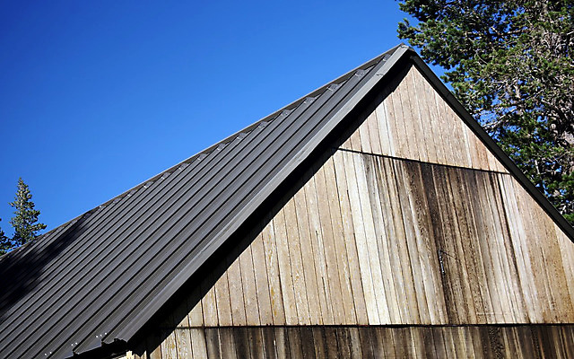 포토 JPG 해외이미지 나무 교육 건축양식 학교 하늘 지붕 날씨 주택 풍경 사람없음 건물 목재 파란색 침묵 공백 수확 시골 끝 시골집 각도 수납 첨탑 헛간 옛날 절정 차고 판잣집 해외202004 해외포토 식물 건축물 건축 컬러 농업 재료 탑 소리 저장고 파일형식 이미지허브