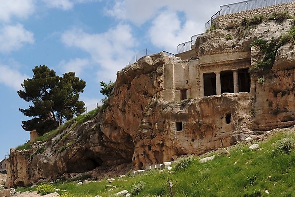 포토 JPG 해외이미지 나무 종교 벽 중동 건축양식 하늘 산 경사 사람없음 건물 파란색 계곡 성경 바위 무덤 소나무 역사 동굴 발굴 묘사 언덕 신성 유대인 천연기념물 고고학 예루살렘 옛날 유태교 이스라엘 장례식 팔레스타인 해외202004 해외포토 식물 건축물 교육 건축 나라 컬러 종교용품 서아시아 파일형식 이미지허브