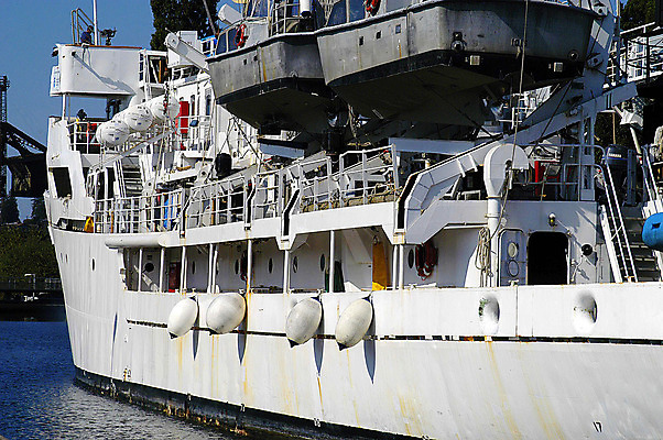 포토 JPG 해외이미지 파도 바다 교통시설 바람 사람없음 야외 물 보트 함선 상업 정부 해외202004 해외포토 자연요소 교통 배_교통 날씨 시설 파일형식 이미지허브