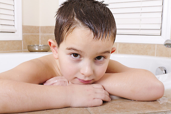 포토 JPG 해외이미지 백인 라이프스타일 응시 남자 얼굴 어린이 남학생 포즈 생각 창문 짧은머리 갈색머리 실내 한명 소년 가로 컬러풀 젖음 흐름 슬픔 좌절 고독 향수 고민 노려봄 불화 사춘기 심각 해외202004 해외포토 서양인 1 학생 헤어스타일 시선 감정 컬러 컨셉 표정 사람 내부 생활 신체부위 화장품 파일형식 이미지허브