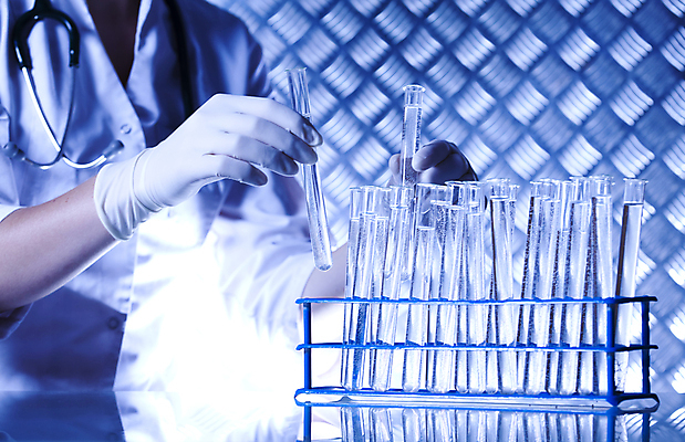 포토 JPG 해외이미지 식물 여자 청진기 실내 실험 한명 들기 상반신 성인 액체 화학 실험실 플라스크 시험관 파란배경 비커 화학실험 시험관대 성인여자한명만 해외202004 해외포토 1 과학 백그라운드 의료기기 모션 실험기구 사람 내부 파란색 여자한명만 성인여자만 파일형식 이미지허브