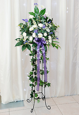 포토 JPG 해외이미지 전통 꽃 리본 꽃다발 결혼 꽃무늬 결혼식 서기 사람없음 내부 장식 파티 보라색 희망 흰색 축하 우아함 다발 배열 제비꽃 묘사 기회 설정 접수 정중 해외202004 해외포토 식물 감정 컬러 컨셉 무늬 모션 이벤트 파일형식 이미지허브