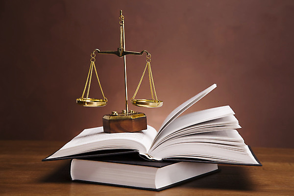 포토 JPG 해외이미지 실내 사람없음 책 오브젝트 법 양팔저울 갈색배경 해외202004 해외포토 백그라운드 저울 내부 갈색 파일형식 이미지허브