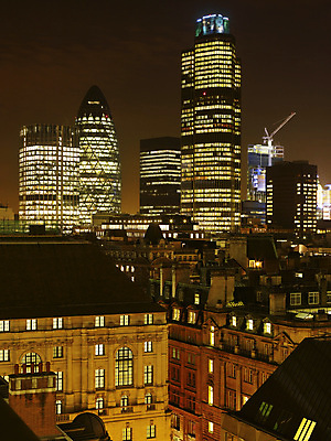 포토 JPG 해외이미지 유럽 야경 영국 잉글랜드 사람없음 야외 건물 도시풍경 고층빌딩 런던 대도시 코스모폴리탄 해외202004 해외포토 건축물 나라 풍경 빌딩 도시 칵테일 야간 파일형식 풍경_경치 이미지허브