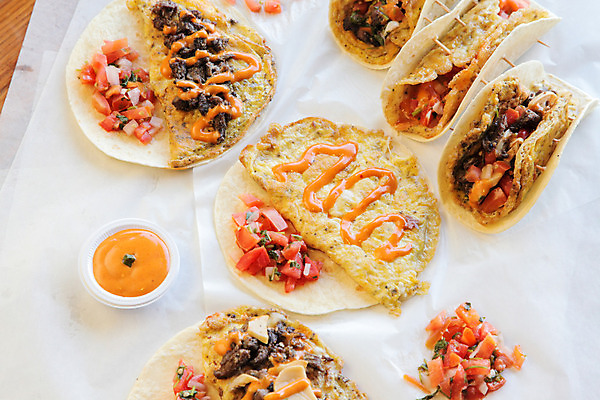 포토 JPG 해외이미지 전통 음식 토마토 채소 탁자 양파 치즈 콩 파프리카 파슬리 샌드위치 육류 옥수수 요리 사람없음 목재 초록색 식당 계란 식사 저녁식사 버섯 샐러드 소고기 덮개 껍질 신선 뜨거움 맛 아침식사 상추 먹기 속도 매움 라임 후추 오믈렛 타코 점심식사 땅바닥 무생채 살사댄스 해외202004 해외포토 나무 컬러 가구 컨셉 과일 식재료 재료 모션 유제품 곡류 바닥 상점 알 뚜껑 춤 계란요리 향신료 파일형식 이미지허브