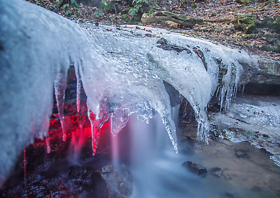 포토 JPG 해외이미지 주간 나무 여행 모션 자연 독일 풍경 사람없음 야외 물 강 환경 얼음 폭포 젖음 바위 시간 개울 중앙 숲 작음 땅 순수 지역 북쪽 내추럴 해외202004 해외포토 자연요소 식물 유럽 컨셉 돌_바위 크기 방향 생태계 파일형식 이미지허브