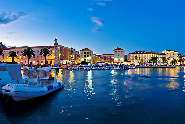 포토 JPG 해외이미지 외관 유럽 바다 요트 건축양식 휴가 거리 항해 안테나 파노라마 손바닥 사람없음 물 파란색 도시풍경 컬러풀 성당 교회 여행객 항구 궁전 바위 도시 만 보트 역사 야간 저녁 지중해 타운 크로아티아 다리찢기 달마시안 해외202004 해외포토 자연요소 손 건축 나라 컬러 고건축 배_교통 통신 종교건축 교통시설 모션 촬영기법 사람 풍경 건물 돌_바위 개 파일형식 이미지허브