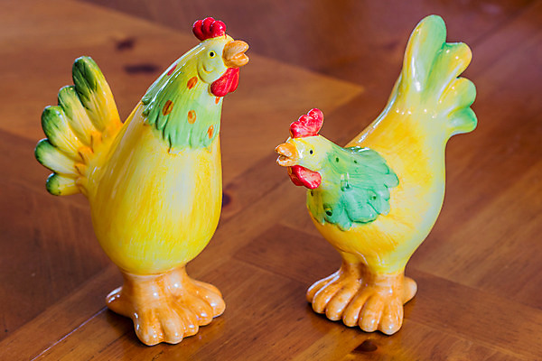 포토 JPG 해외이미지 동물 2 탁자 조류 휴가 부활절 주택 사람없음 장식 노란색 축제 가축 침묵 백자 해외202004 해외포토 기념일 컬러 가구 건물 소리 도자기 파일형식 이미지허브