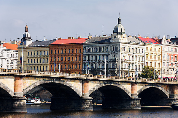 포토 JPG 해외이미지 유럽 건축양식 사람없음 건물 강 종 도시 체코 프라하 동쪽 공화국 해외202004 해외포토 건축물 건축 나라 방향 파일형식 이미지허브