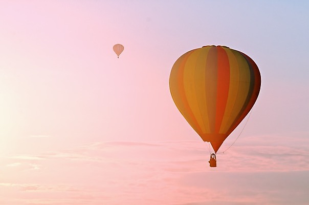 포토 JPG 해외이미지 교통시설 바람 안테나 사람없음 분위기 풍선 해외202004 해외포토 자연요소 교통 컨셉 통신 날씨 시설 파일형식 이미지허브