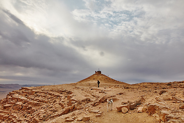 포토 JPG 해외이미지 공원 지구 모래 여행 오렌지 자연 하늘 산 풍경 사람없음 빨간색 컬러풀 사막 바위 분화구 동쪽 이스라엘 전국 해외202004 해외포토 공공시설 컬러 과일 돌_바위 방향 생태계 화산 서아시아 파일형식 이미지허브