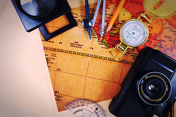 포토 JPG 해외이미지 여행 지도 문구용품 실내 사람없음 연필 카메라 나침반 오브젝트 컴파스 각도기 해외202004 해외포토 학용품 내부 전자제품 필기구 파일형식 이미지허브