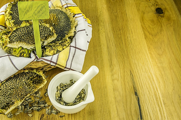 포토 JPG 해외이미지 디자인 계절 산업 음식 컨셉 단풍 농업 탁자 해바라기 씨앗 사람없음 목재 노란색 바구니 수확 가을 시골 9월 11월 유기농 성분 10월 막자 카피스페이스 해외202004 해외포토 나무 식물 웰빙 꽃 컬러 가구 잎 재료 공백 날짜 파일형식 이미지허브