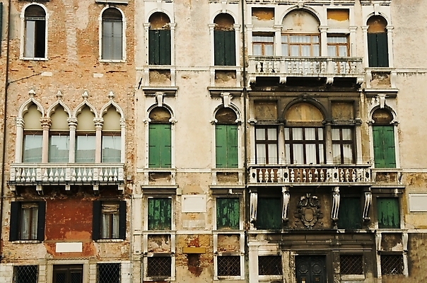 포토 JPG 해외이미지 전통 문화 여행 창문 사람없음 건물 이탈리아 도시 지중해 베네치아 타운 해외202004 해외포토 건축물 유럽 바다 파일형식 이미지허브