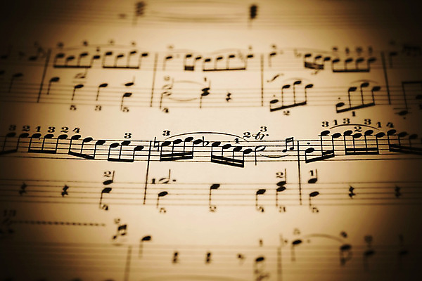 포토 JPG 해외이미지 전통 종이 음악 음표 노래 놀이 사람없음 쪽지 화목 음악가 가수 골동품 기구 키보드 악단 그룹 피아노 배열 읽기 측정 점수 시트 오케스트라 교향곡 구성 멜로디 뮤지컬 세기 옛날 오페라 작곡가 합창단 해외202004 해외포토 직업 기호 컨셉 모션 문화예술 건반악기 합창 파일형식 이미지허브