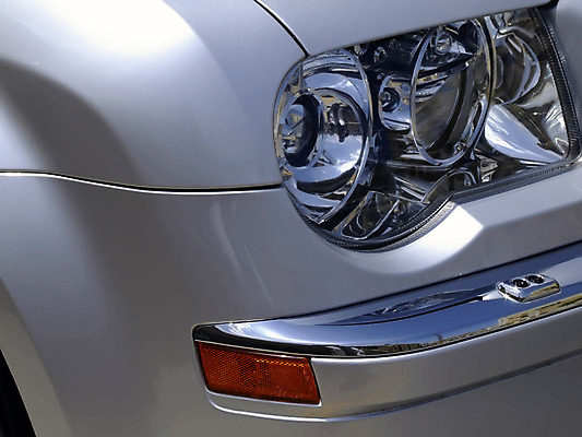 포토 JPG 해외이미지 라이프스타일 디자인 스포츠 곡선 교통시설 자동차 사람없음 금속 꿈 운전 램프 바퀴 클래식 고급 은색 속도 복고 모터 경영 조율 특별함 스타일 해외202004 해외포토 선 육상교통 컬러 교통 컨셉 비즈니스 모션 재질 조명 생활 시설 파일형식 이미지허브