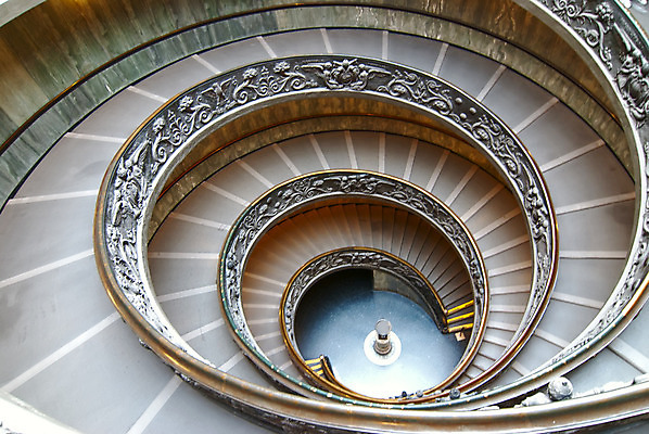 포토 JPG 해외이미지 디자인 유럽 종교 문화 건축양식 실내 나선형 미술 경사 사람없음 세로 햇빛 교회 여행객 계단 이탈리아 도시 원형 우아함 로마 박물관 천연기념물 굴곡 르네상스 옛날 해외202004 사도궁 해외포토 도형 건축 나라 컨셉 무늬 종교건축 문화예술 사람 내부 건물 태양 궁전 바티칸 파일형식 이미지허브