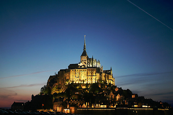 포토 JPG 해외이미지 건축양식 풍경 사람없음 야외 빛 세계문화유산 프랑스 야간 파리_프랑스 수도원 몽생미셸 해외202004 해외포토 자연요소 건축 유럽 섬 문화재 파일형식 이미지허브