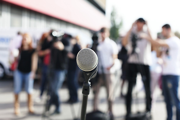 포토 JPG 해외이미지 사람 사람없음 기자 마이크 면접 라디오 방송 언론 정보매체 해외202004 해외포토 직업 음향기기 비즈니스 전자제품 파일형식 이미지허브