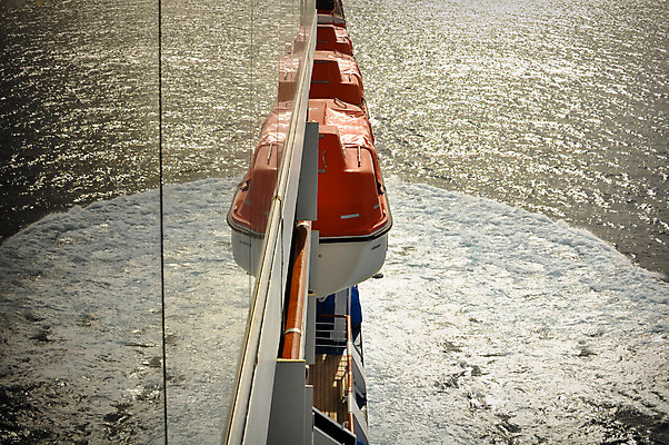 포토 JPG 해외이미지 라이프스타일 바다 여행 휴가 안전 사람없음 반사 보트 고급 크루즈 승객 포트 해외202004 해외포토 컨셉 배_교통 생활 파일형식 이미지허브