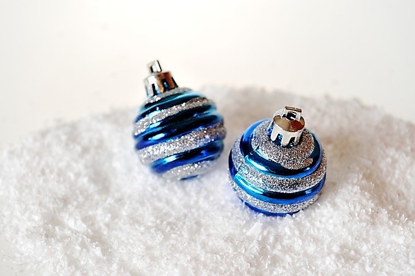 포토 JPG 해외이미지 전통 계절 행복 백그라운드 크리스마스 겨울 공 휴가 새로움 기념 사람없음 장식 가로 빨간색 빛 파티 우주 축제 장식볼 흰색 축하 원형 12월 연도 보케 여의주 줄서기 해외202004 해외포토 도형 기념일 감정 컬러 컨셉 모션 이벤트 날짜 파일형식 이미지허브