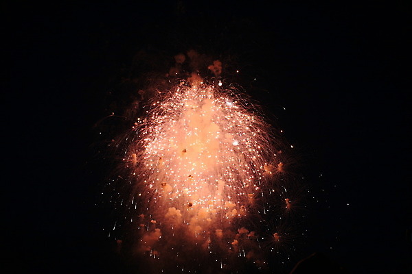 포토 JPG 해외이미지 기념일 행복 꽃다발 백그라운드 크리스마스 하늘 불 추상 휴가 불꽃 새로움 기념 폭죽 불꽃놀이 이벤트 사람없음 파란색 빛 컬러풀 파티 검은색 축제 어둠 축하 야간 폭발 그림 쇼 경례 파열 독립 땅바닥 화상 해외202004 해외포토 자연요소 꽃 감정 컬러 컨셉 무늬 놀이 바닥 인사 상처 파일형식 이미지허브