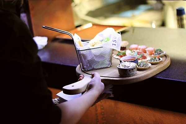 포토 JPG 해외이미지 접시 음식 감자 사람없음 식사 저녁식사 선택 카나페 연어 점심식사 뷔페 많음 해외202004 해외포토 식기 컨셉 채소 서양음식 어류 파일형식 이미지허브