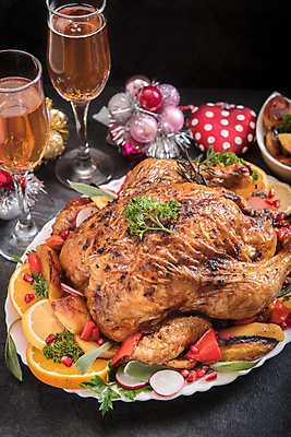 포토 JPG 해외이미지 전통 접시 음료 음식 크리스마스 채소 휴가 새해 마늘 요리 사람없음 장식 와인 저녁식사 치킨 껍질 시골 축하 황금 굽기 허브 피부 향신료 추수감사절 칠면조 캐서롤 특별함 해외202004 해외포토 식물 식기 기념일 기독교 컨셉 조류 주류 신체부위 식사 용기_그릇 구이 닭고기요리 향미료 파일형식 이미지허브