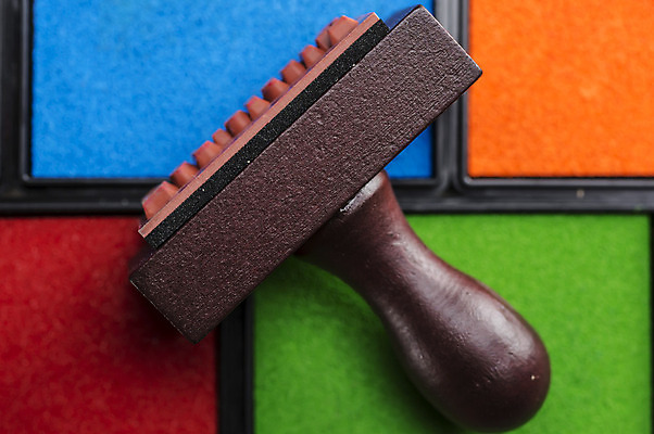 포토 JPG 해외이미지 디자인 종이 백그라운드 컨셉 패턴 비즈니스 텍스트 학교 성공 잉크 아이디어 손잡이 미술 사람없음 목재 빨간색 금융 파란색 도장 사무실 갈색 검은색 장비 수확 흰색 공구 업무 작업 인쇄 플라스틱 심볼 확인 사인 문서 작업도구 고무 우표 패드 고립 그런지 승인 증명서 해외202004 해외포토 나무 교육 컬러 무늬 농업 재료 재질 문화예술 경제 도구 파일형식 이미지허브