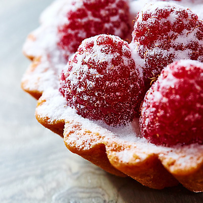 포토 JPG 해외이미지 접시 열매 음식 다이어트 과일 탁자 딸기 디저트 주택 건강 요리 사람없음 목재 빨간색 초록색 컬러풀 과자 케이크 식사 빵집 껍질 흰색 시골 신선 달콤 맛 설탕 굽기 먹기 민트 크림 블루베리 산딸기 프랑스어 숙성 커스터드 타르트 페스츄리 핸드메이드 해외202004 해외포토 나무 식물 문자 식기 빵 컬러 가구 컨셉 재료 모션 건물 상점 구이 허브 파이_빵 파일형식 이미지허브