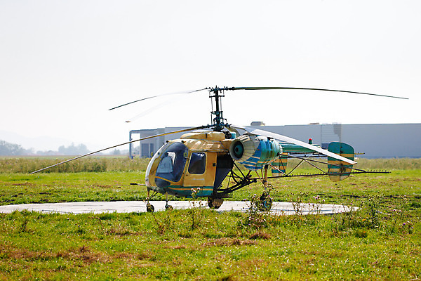 포토 JPG 해외이미지 밭 농업 비즈니스 산 옥수수 사람없음 농작물 농장 비행 헬리콥터 해충 공항 작음 은퇴 먼지떨이 전시회 프로펠러 러시아 분무기 구식 옛날 콜로라도 해외202004 해외포토 유럽 산업 교통시설 곡류 비행기 미국 전시 벌레 크기 청소도구 파일형식 이미지허브