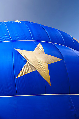 포토 JPG 해외이미지 주간 별 풍경 사람없음 야외 파란색 열기구 해외202004 해외포토 자연요소 컬러 항공교통 파일형식 이미지허브