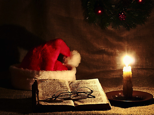 포토 JPG 해외이미지 전통 계절 문화 안경 음료 크리스마스 텍스트 휴가 새해 사람없음 장식 책 빛 독서 산타클로스 축제 성경 화환 희망 방 수확 기도 시골 축하 오픈 영혼 결과 12월 삼베 심볼 교과서 페이지 엘리먼트 옛날 캡모자 클라우스 해외202004 해외포토 모자_잡화 잡화 기념일 꽃 감정 컨셉 농업 종교용품 교재 날짜 파일형식 천_직물 이미지허브