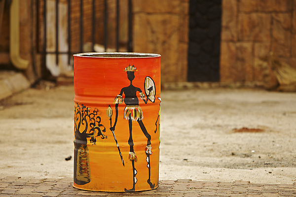 포토 JPG 해외이미지 나무 여행 오렌지 아프리카 휴가 주택 미술 사람없음 야외 빨간색 노란색 시골 그리기 보행로 남쪽 해외202004 해외포토 식물 나라 길 컬러 과일 모션 문화예술 건물 방향 파일형식 이미지허브